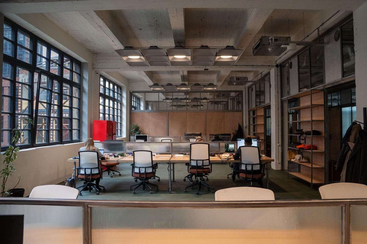 Fixed Desks 1